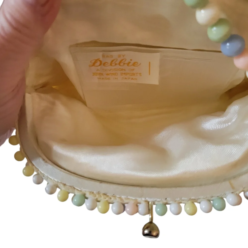 Debbie of John Wind Purse Beaded - Picture 6 of 7